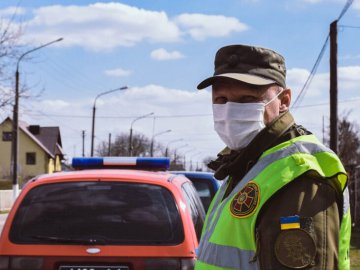 У Луцьку на карантинному посту затримали чоловіка з наркотиками