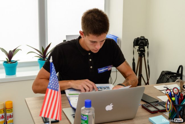 Авто з аукціону –  вигідно і надійно: як у «Cars from USA» допомагають здійснювати «українські мрії»*