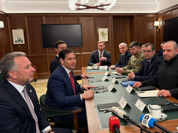 США прив’язують гарантії безпеки для України до відступу з Донбасу, - FT