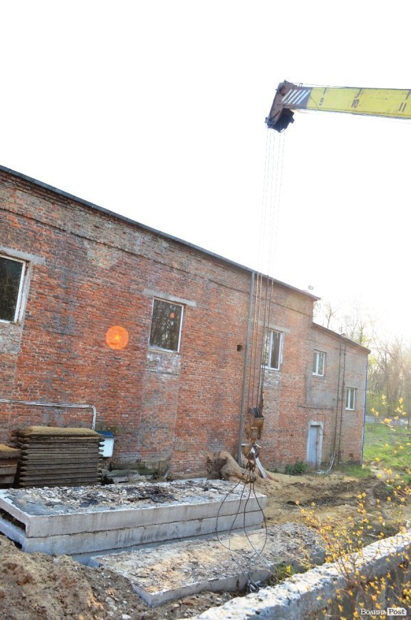 Під Луцьком незаконно розбирали колишню військову частину?