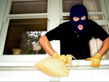 Волинянин обікрав будинок пенсіонерки