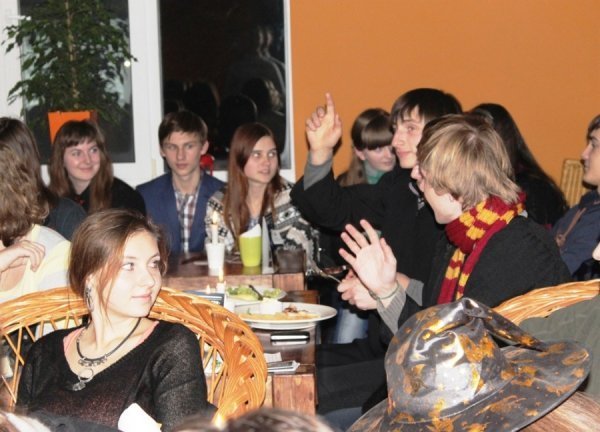 Вечір-читання «Гаррі Поттера» у Луцьку. ФОТО