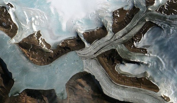 На супутникових знімках мальовничі куточки Землі зачаровують красою. ФОТО