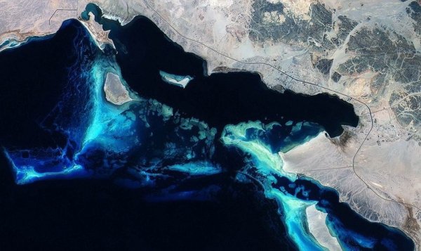 На супутникових знімках мальовничі куточки Землі зачаровують красою. ФОТО