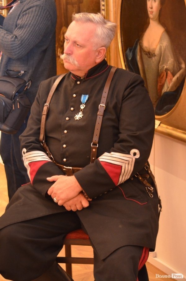 У Луцьку продавали ікони на потреби вояків АТО. ФОТО