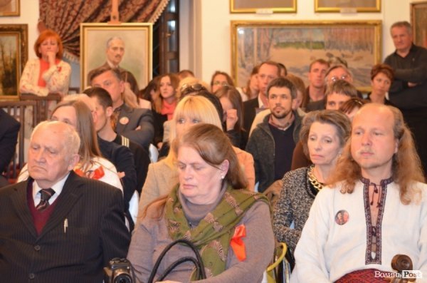 У Луцьку продавали ікони на потреби вояків АТО. ФОТО