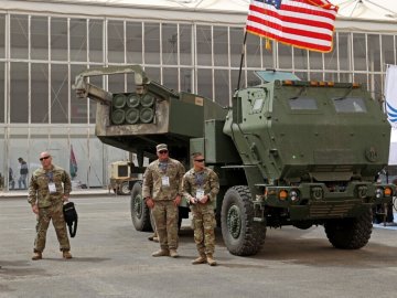 Снаряди до NASAMS, HIMARS, ракети: США надали Україні пакет допомоги