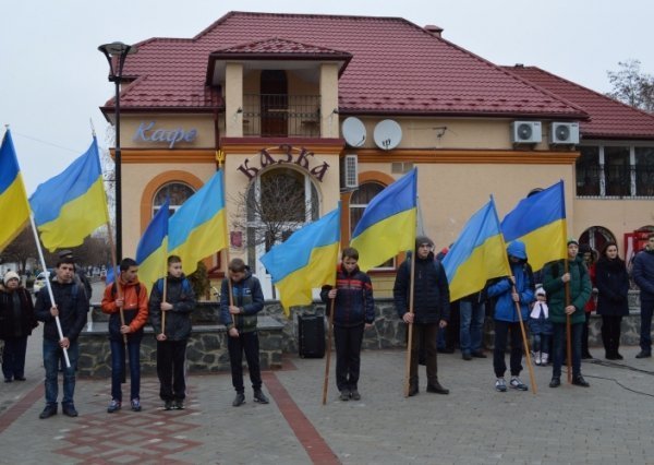 У Ковелі біля пам’ятника борцям за волю України відзначили річницю Майдану