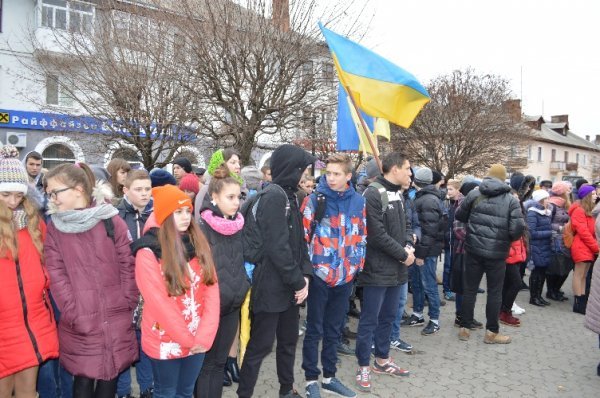 У Ковелі біля пам’ятника борцям за волю України відзначили річницю Майдану