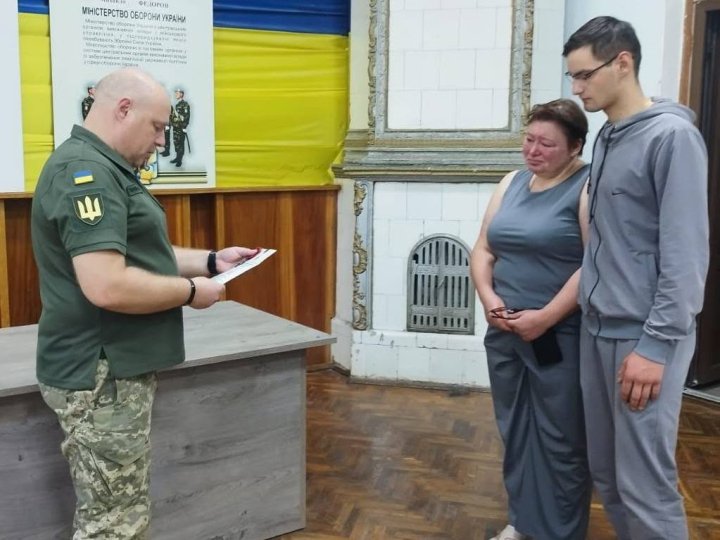 Рідним зниклого безвісти воїна з Волині вручили його «Золотий Хрест». ФОТО