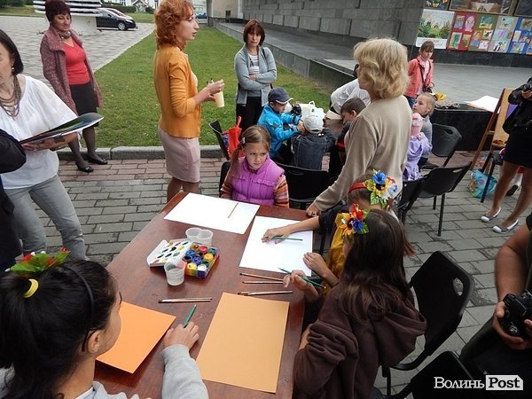 У Луцьку збирали кошти для волинських солдат. ФОТО
