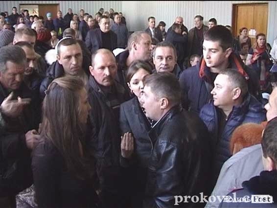 Під час засідання сесії Ковельради побилися депутати. ФОТО (ОНОВЛЕНО)