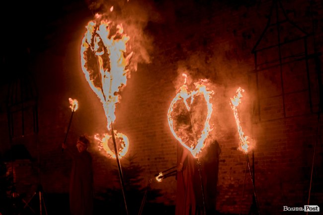 Танці під дощем та ангели на мурах: чим дивувала гостей «Ніч у Луцькому замку». ФОТО