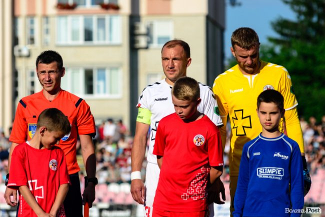 «Волинь» – «Карпати»: великий фотозвіт із нашумілого матчу