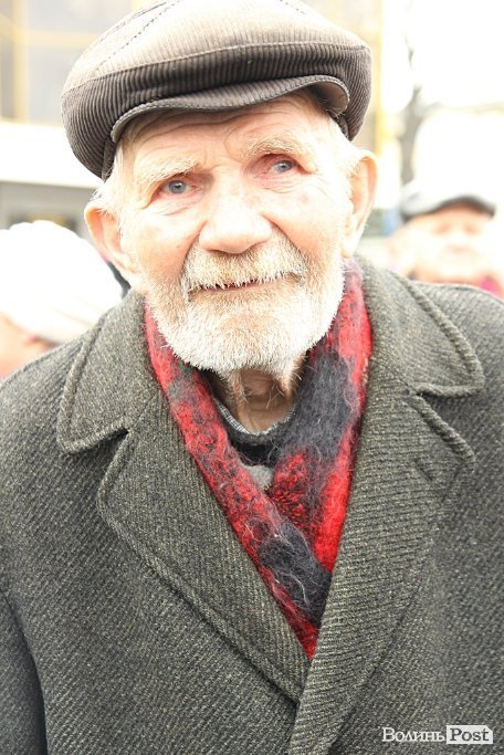 У центрі Луцька - мітинг опозиції. ФОТО. ОНОВЛЕНО