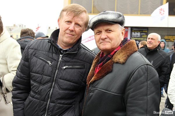 У центрі Луцька - мітинг опозиції. ФОТО. ОНОВЛЕНО