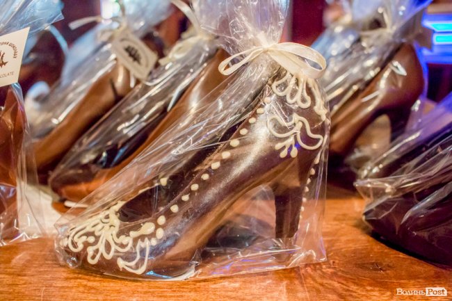 «Камасутра», пістолети і картини: найоригінальніші вироби з шоколаду у Луцьку. ФОТО