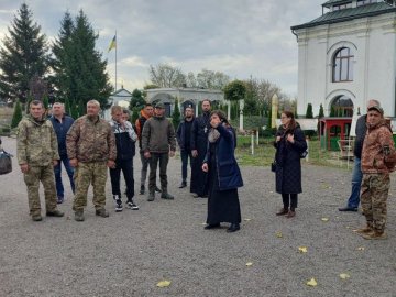 У Жидичинському монастирі провели екскурсію для поранених військових. ВІДЕО