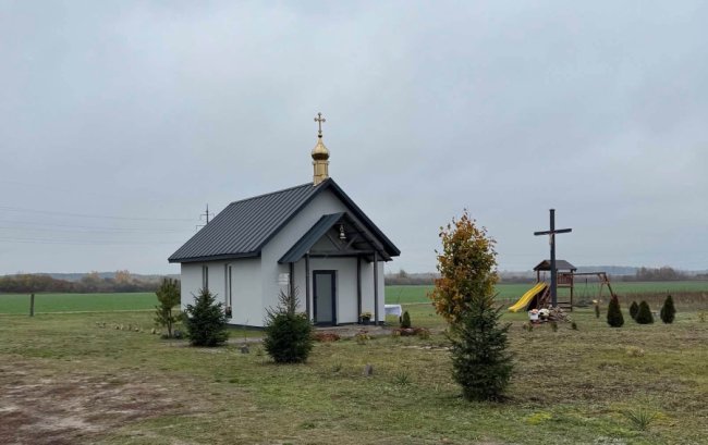 У селищі на Волині освятили пам'ятний дзвін на честь загиблих воїнів. ФОТО