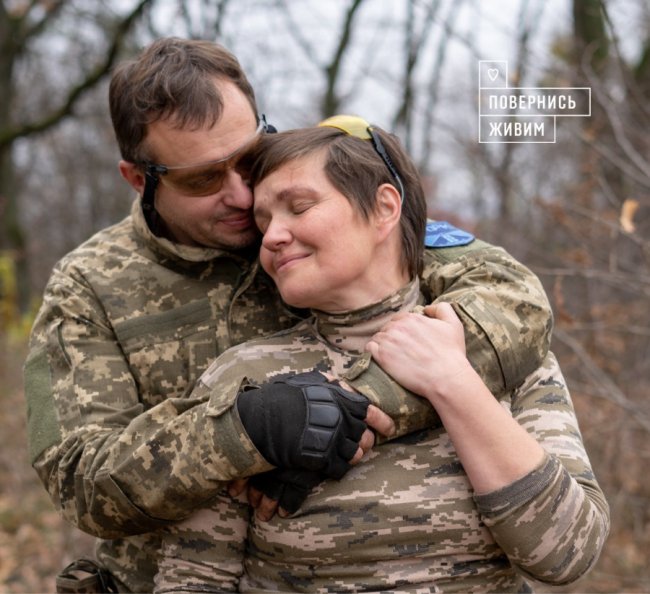 Рідних відправила у Луцьк: мати 5 дітей пішла з чоловіком на фронт