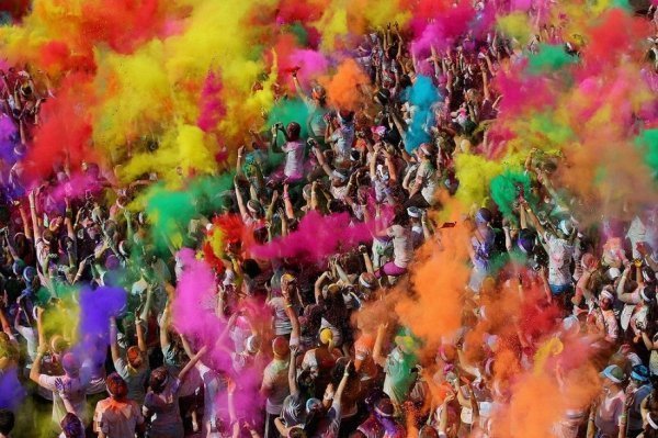 48. Учасники «кольорового забігу» в Голд-Кост, Австралія