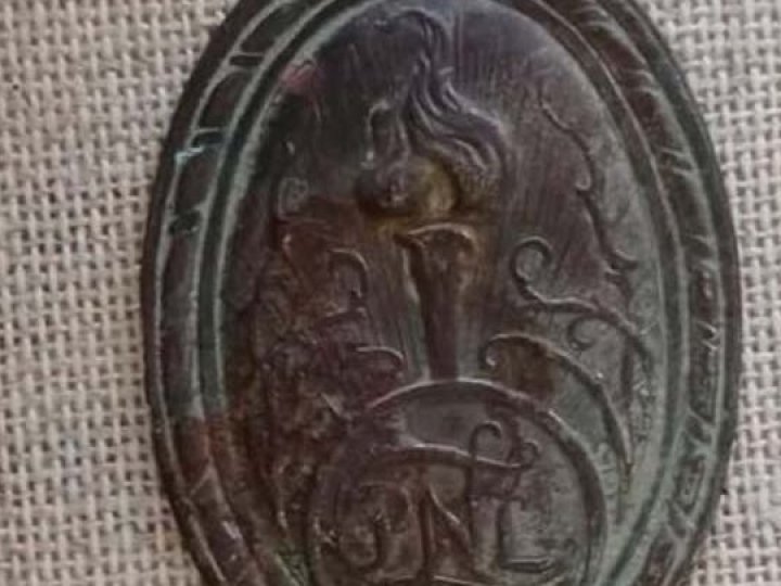 Належить навчальному закладу 20 століття: у музей на Волині передали освітню емблему