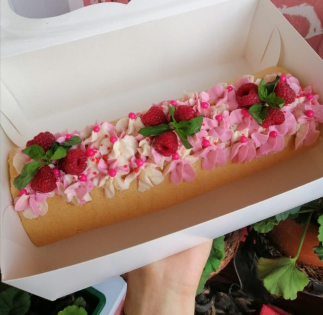 Брендове оформлення – «солодке сало»: на Волині мама з донькою оригінально прикрашають випічку. ФОТО