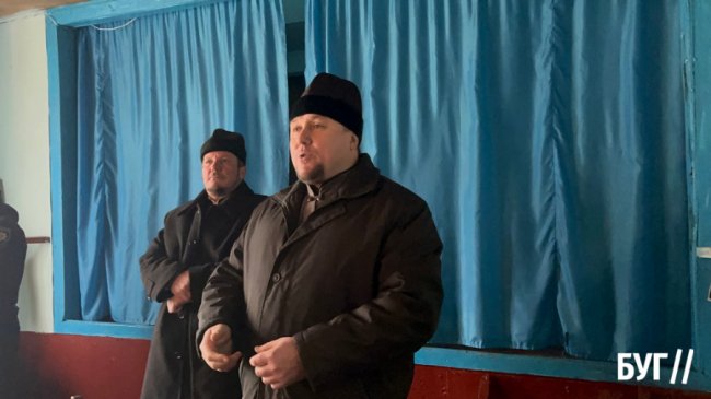 На Волині релігійна громада вирішувала, чи переходити з МП до ПЦУ: людей втихомирювала поліція. ФОТО