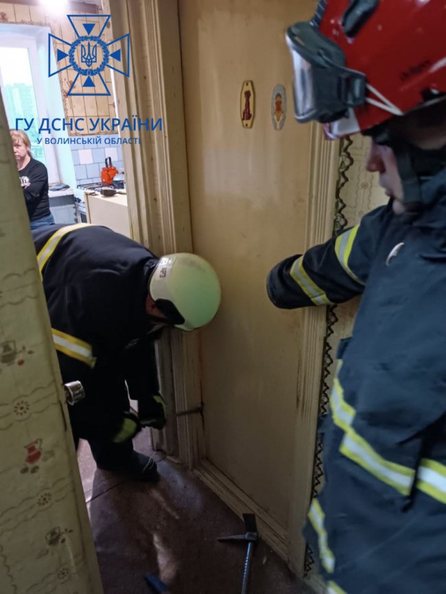 У Луцьку рятувальники знайшли у квартирі тіло чоловіка