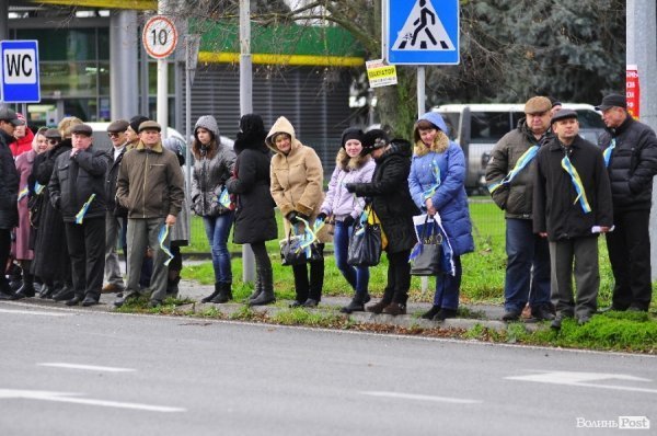 Євроланцюг за 50 кілометрів від Луцька. ФОТО. ВІДЕО