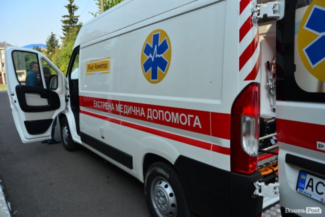 Волинській «швидкій» подарували новий автомобіль. ФОТО