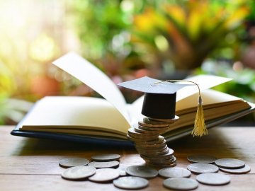 Талановиті учні Луцька отримуватимуть іменні стипендії міськради