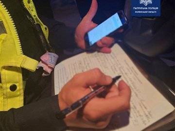 У Луцьку пасажирка авто, за кермом якого була п'яна водійка, хотіла підкупити патрульних