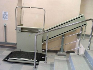 У луцькому виші облаштують підйомники для «маломобільних» людей