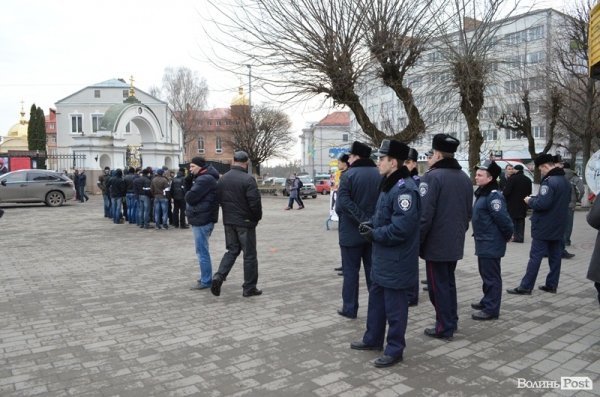 Майдан у Луцьку: Віче і хода на ДПЗ. ФОТО