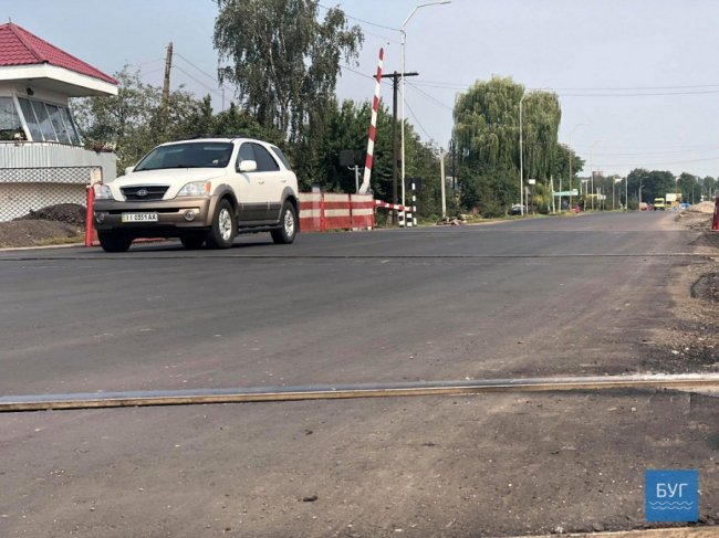 У Нововолинську відремонтували залізничний переїзд