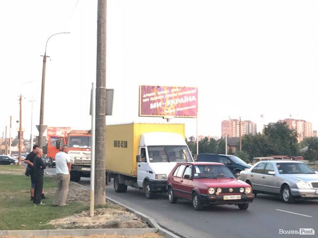 У Луцьку – подвійна аварія. ФОТО