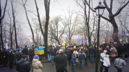 У Києві на мітингу ‒ понад 100 тисяч українців. ФОТО