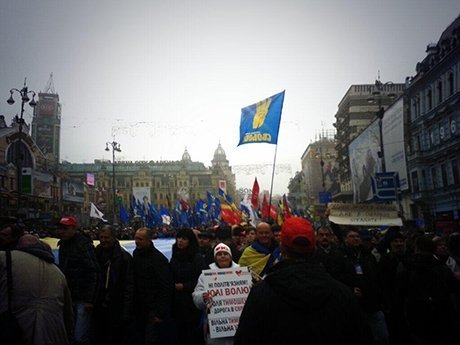 У Києві на мітингу ‒ понад 100 тисяч українців. ФОТО