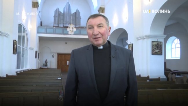 Розповіли, як у Рожищі реставрують орган в костелі. ВІДЕО