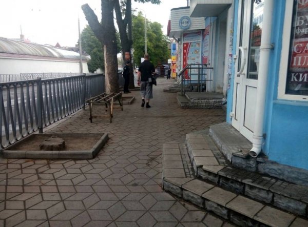 В Рівному перенесли стихійний ринок з історичної частини міста. ФОТО