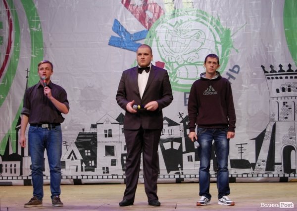 У Луцьку на КВНі із заступника луцького мера «зняли» джинси. ФОТО