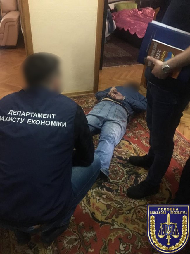На Рівненщині на хабарі у 400 тисяч гривень затримали начальника ДАБІ. ФОТО