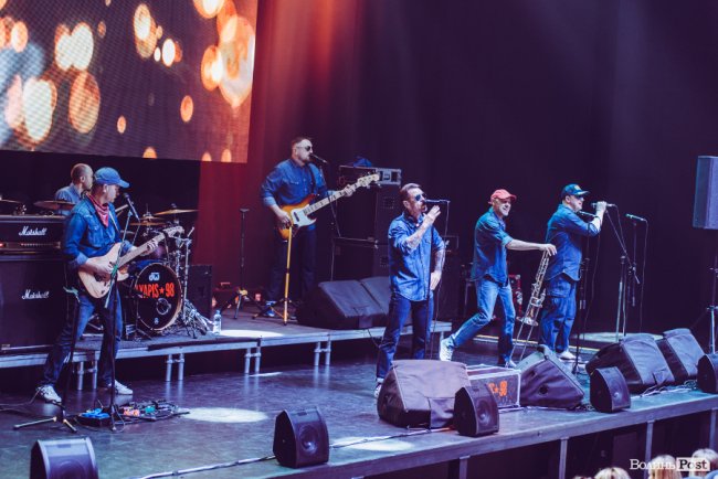 «Шухер, граждане! На сцене психопат!»: яким був концерт гурту «Ляпіс 98» у Луцьку: ФОТОРЕПОРТАЖ