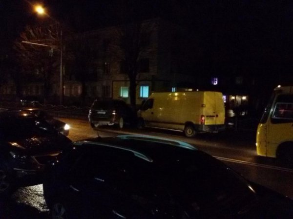 У Луцьку - затор через аварію