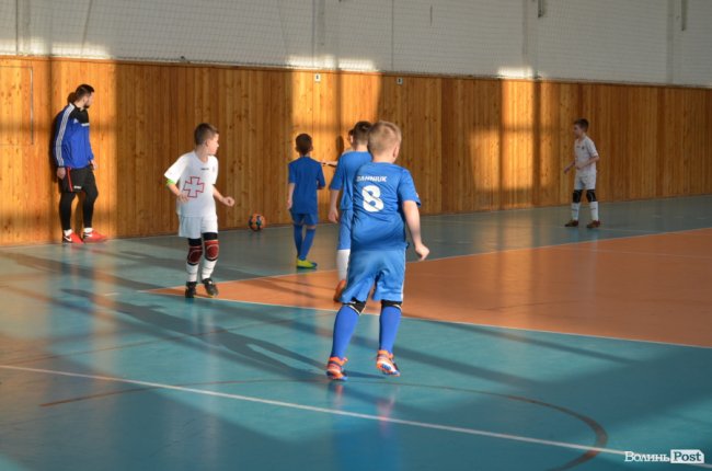 «Ми даруємо емоції»: у Луцьку відбувся перший благодійний «Respect CUP» з футзалу. ФОТО