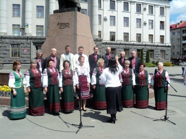 У Луцьку відзначили 155-ту річницю з часу перепоховання Тараса Шевченка. ФОТО