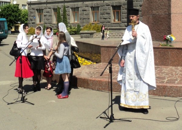 У Луцьку відзначили 155-ту річницю з часу перепоховання Тараса Шевченка. ФОТО