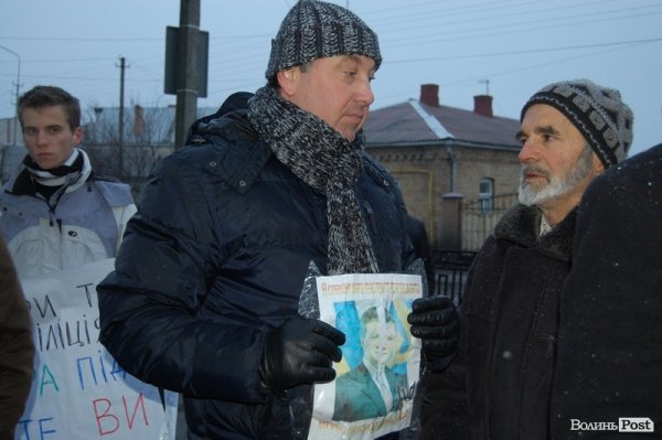 Висловити свій протест і підтримати Майю прийшов і Володимир Бондар