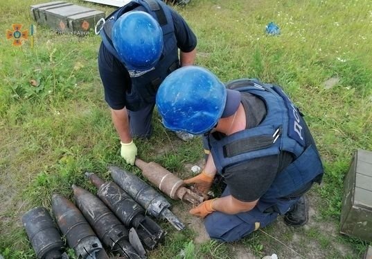 Волинські сапери на Чернігівщині очистили від реактивних снарядів 416 гектарів